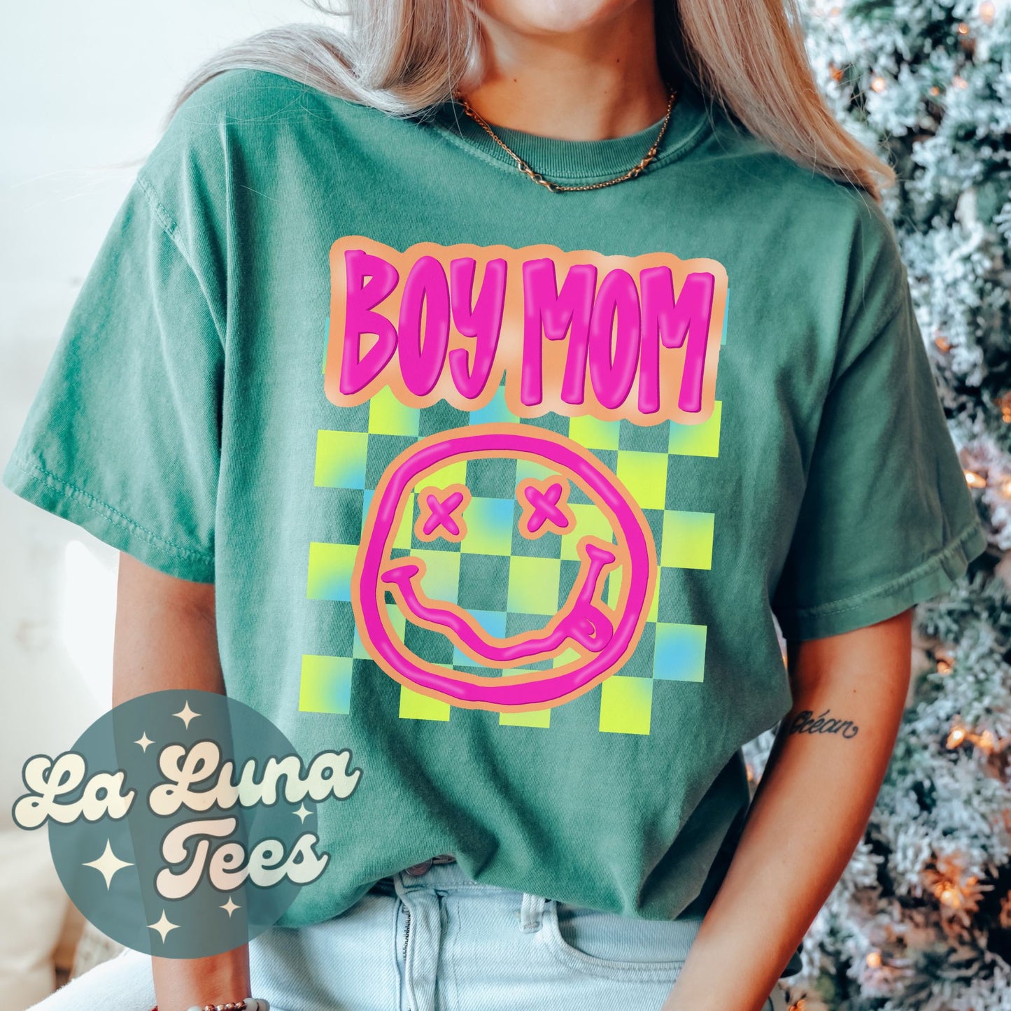 Neon smiley face checkered T-shirt